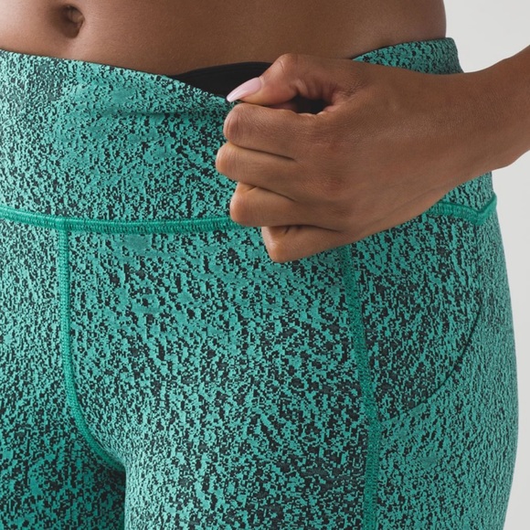 Lululemon Pace Rival Crop Power Luxtreme Spray Jacquard Bali Breeze Black Size 8 - Picture 14 of 16